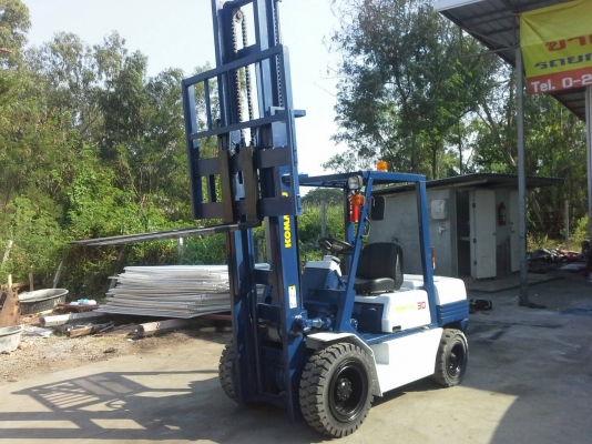 Komatsu FD30-11ขนาด3ตัน เสาสูง4เมตร เกียร์ออร์โต้ เครื่องดีเซล4D95 ยางตัน4เส้น รับประกันเครื่องเกียร์3เดือน ราคาต่อรองได้ สนใจติดต่อ0816161541
