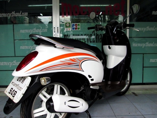 scoopy-i สีม่วงขาว ล้อแมกซ์ yogo รถเดือน เมษายน ปี 54 ไมล์  8411โล แถม 3 รายการ 23900