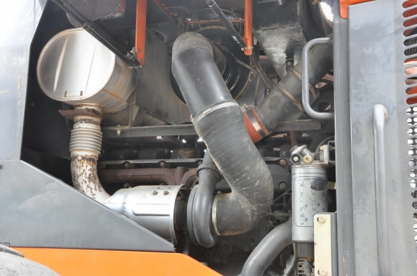 HITACHI  ZW 310  SN  00387