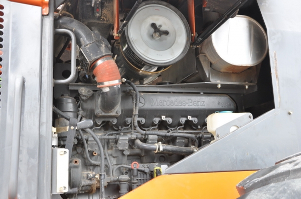 HITACHI  ZW 310  SN  00387