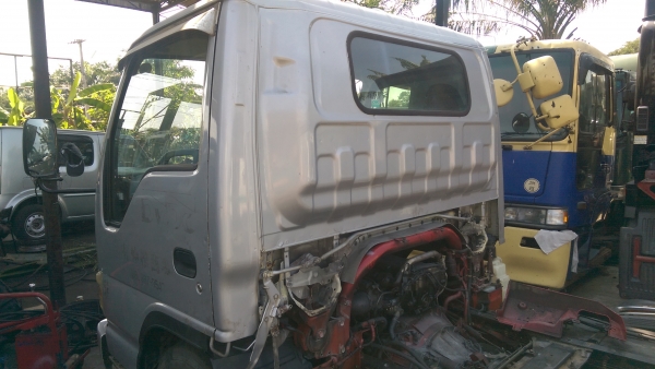 รถบรรทุก 6 ล้อ isuzu n-park ญี่ปุ่น 140 แรง สภาพสวย รถบรรทุก 6 ล้อ isuzu n-park ญี่ปุ่น 140 แรง สภาพสวย