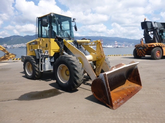 มาใหม่ !! ขายรถตักล้อยาง WA100-5 ยี่ห้อ KOMATSU นำเข้าจากญี่ปุ่นแท้ 100\% สภาพสวย ไม่เคยใช้งานในไทย