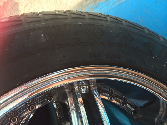 ขายแม็กซ์โครเมี่ยม ขอบ20 6รู พร้อมยาง 265/50 R20