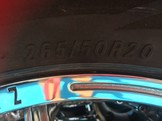 ขายแม็กซ์โครเมี่ยม ขอบ20 6รู พร้อมยาง 265/50 R20