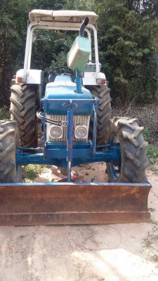 ขายรถไถ 2เพลา-3 สูบ65แรงม้า  newholland 3930  ดันดินมีผานหน้า ผานหลัง ยางใหม่เอกสารเล่มทะเบียน ราคาต่อรองได้เต็มที่