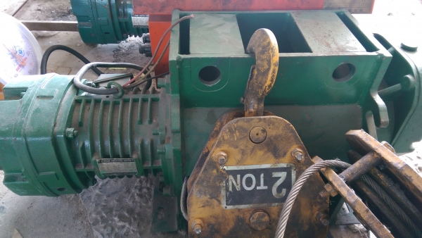 ขายรอกสลิงไฟฟ้าแบล็คแบร์