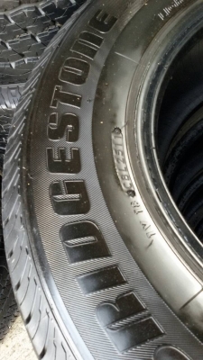 ยาง bridgestone 215 70 15 ปี 11 ชุดล่ะ 4,500