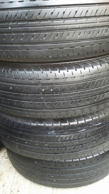ยาง bridgestone 215 70 15 ปี 11 ชุดล่ะ 4,500