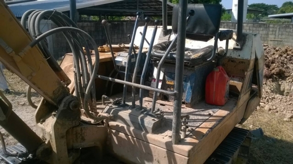 ขายรถแบคโฮ KOMATSU PC30 - 3 สภาพสวยพร้อมใช้งาน เดิมทุกอย่าง รถใช้งานอยู่ทุกวัน ราคาคุยกันได้ครับ