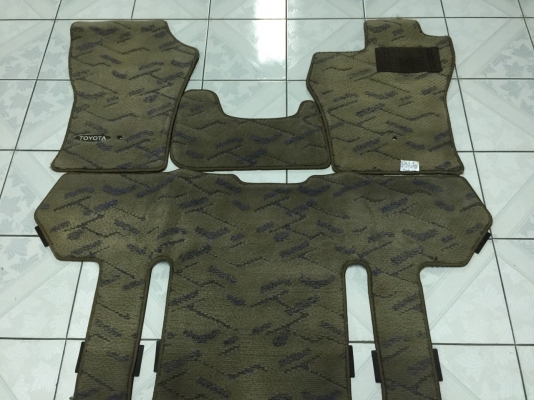 ขายพรมติดรถยนต์ Toyota รุ่น Granvia ปี 2000 รุ่นหน้ายักษ์ ขายพรมติดรถยนต์ Toyota รุ่น Granvia ปี 2000 รุ่นหน้ายักษ์