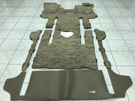 ขายพรมติดรถยนต์ Toyota รุ่น Granvia ปี 2000 รุ่นหน้ายักษ์