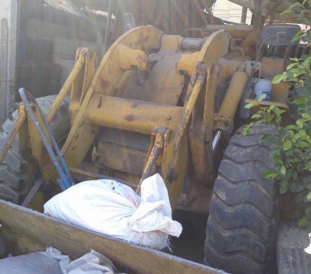 CAT 922 รถตักล้อยางสภาพดีพร้อมทำงานได้เลยครับ เครื่องเดิมปั๊มเดิมๆทำงานได้เร็วคล่องตัวดี ระบบเกียร์เข้าง่ายไม่มีหลุด ช่วงล่างแน่นดีมากครับ ยางสภาพดีประมาณ 60\% พร้อมใช้งาน เอกสารสัญญาซื้อขาย ราคาต่อรองได้ครับ CAT 922 รถตักล้อยางสภาพดีพร้อมทำงานได้เลยครับ เครื่องเดิมปั๊มเดิมๆทำงานได้เร็วคล่องตัวดี ระบบเกียร์เข้าง่ายไม่มีหลุด ช่วงล่างแน่นดีมากครับ ยางสภาพดีประมาณ 60\% พร้อมใช้งาน เอกสารสัญญาซื้อขาย ราคาต่อรองได้ครับ