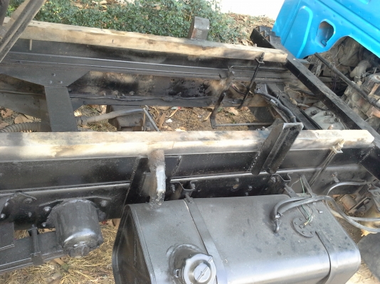 ( คุณ นุจนาจ   จาก กทม. มัดจำกลางอากาศแล้วคับ) 6ล้อดั้มTL เครื่อง,เกียร์4JB 88แรง ลงเล่ม สภาพสวยเดิม พร้อมใ้ช