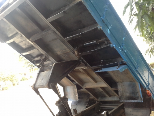 ( คุณ นุจนาจ   จาก กทม. มัดจำกลางอากาศแล้วคับ) 6ล้อดั้มTL เครื่อง,เกียร์4JB 88แรง ลงเล่ม สภาพสวยเดิม พร้อมใ้ช