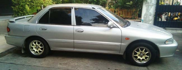 e-car ปี 95 เครื่อง 1,500 เกียร์ออโต้ ติดแก๊ส เครื่องดี เกียร์ดี ช่วงล่างโอเค แอร์หนาวมาก ภายในเรียบร้อย เซ็นทรัลล็อค ล้อแม็กซ์ ขับสบาย ประหยัดสุดๆ สีมีตำหนิกันชนหน้าหลังนิดหน่อย นอกนั้นสวย หลังคาสวยๆ