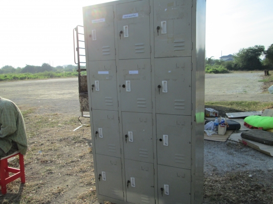 ตู้ล็อกเกอร์  สภาพใหม่  มีกุญแจ  ขายราคาถูก  สนใจโทรฯครับ