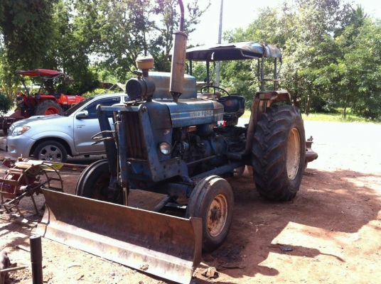 รถแทรกเตอร์ Ford 6600 ตัวเต็ม พร้อมดันดินหน้า ผาน 7 ใบ CMT รถแทรกเตอร์ Ford 6600 ตัวเต็ม พร้อมดันดินหน้า ผาน 7 ใบ CMT