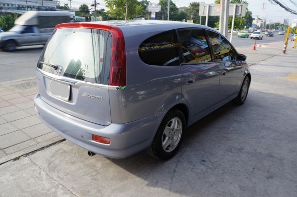 HONDA STREEM ปี 2005 ขายรถสวย ARIBAG คู่หน้า ระบบเบรค ABS เครื่องเดิมวิ่งดี ช่วงล่างแน่น แอร์เย็นๆ กระจกไฟฟ้า พวงมาลัยพาวเวอร์ ล้อ MAX เบาะสภาพีดีเยี่ยม สีสวย ภายในสภาพสวย รถพร้อมใช้งาน จัดไฟแนนได้