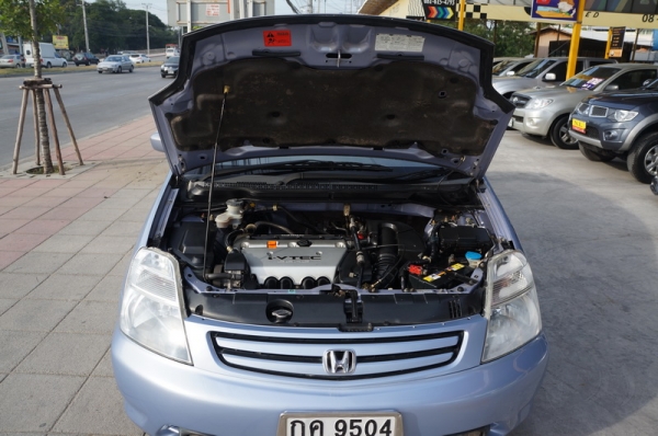 HONDA STREEM ปี 2005 ขายรถสวย ARIBAG คู่หน้า ระบบเบรค ABS เครื่องเดิมวิ่งดี ช่วงล่างแน่น แอร์เย็นๆ กระจกไฟฟ้า พวงมาลัยพาวเวอร์ ล้อ MAX เบาะสภาพีดีเยี่ยม สีสวย ภายในสภาพสวย รถพร้อมใช้งาน จัดไฟแนนได้