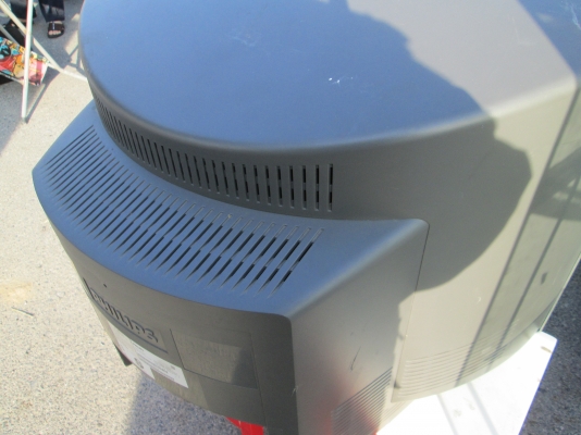 ไม่มีช่อม  ภาพชัด  สีสวย   ราคาแสนถูกครับ  ขาย 2200บาทครับ