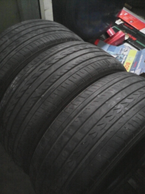 225/50R17  YOKOHAMA  ADVANCE db  ปี 2012  มี 3 เส้น โทร.081-427-3941