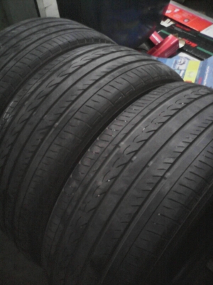225/50R17  YOKOHAMA  ADVANCE db  ปี 2012  มี 3 เส้น โทร.081-427-3941