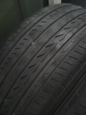 225/50R17  YOKOHAMA  ADVANCE db  ปี 2012  มี 3 เส้น โทร.081-427-3941
