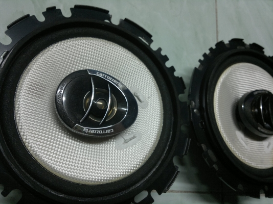 ลำโพง Carrozeria Pioneer เคฟร่าสีขาว 6 นิ้ว