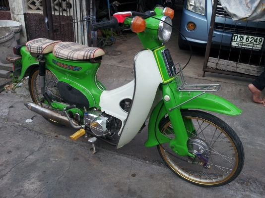 ขาย c 100 เครื่องสตาร์ทมือ  มีทะเบียนแท้ ส่งได้ทั่วไทย