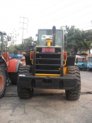 รถตักล้อยาง TCM L 27