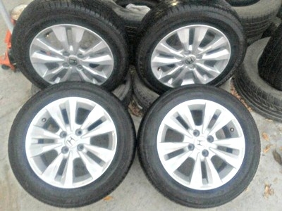 ขายล้อแม็กHONDA CITYขอบ15 ยาง185/60/15 ปี13  4 ล้อ