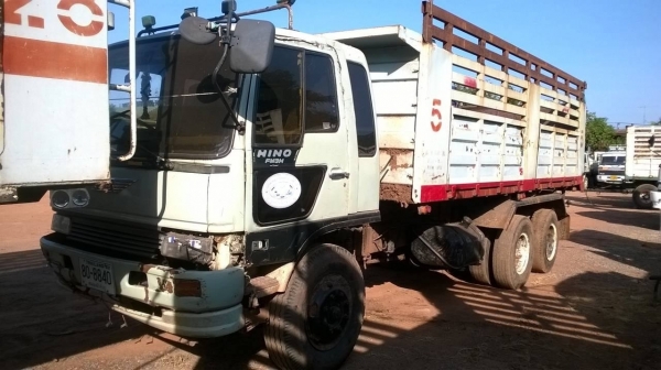 ขาย 10 ล้อ 2 เพลาดั้ม FM3H เครื่องเดิม HO7D 195 แรงม้า คัสซีสวยตลอดเส้น เกียร์เดิม สโลว์เดิม ช่วงล่างเช็คใหม่แล้ว ราคาต่อรองได้ครับ