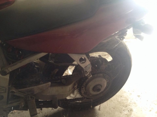 ขายรถมอไซต์ คันใหญ่ๆ บิ๊กไบท์ Honda Bros 400cc เสียงแน่นๆทุ้มๆ เร้าใจ เสียงเพราะมาก จอดนานกินฝุ่น มีสัญญาซื้อขายให้ สภาพสวยเมื่อได้ล้าง ขายเพียง 29,000.-บาท เท่านั้น