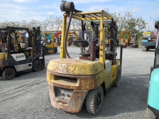 ขายรถ FORK LIFT  เครื่องยนต์ดีเซล  ยี่ห้อ  TCM  ขนาด  3  ตัน