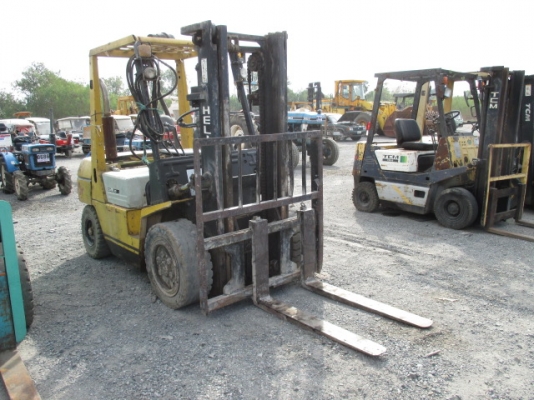 ขายรถ FORK LIFT  เครื่องยนต์ดีเซล  ยี่ห้อ  TCM  ขนาด  3  ตัน