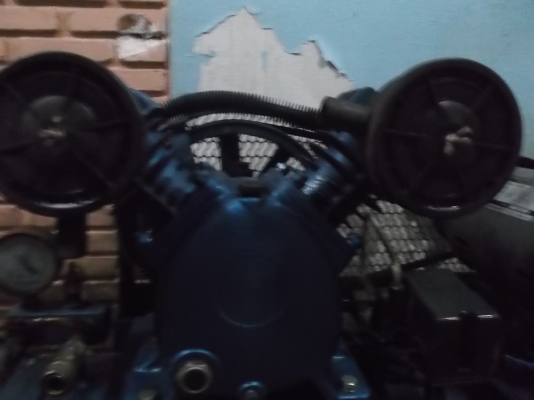 ปั้มลม OKURA 64L ใช้งานได้ปกติ เสียงนิ่มๆเลยใช้งานไม่กี่ครั้ง 6300 ปั้มลม OKURA 64L ใช้งานได้ปกติ เสียงนิ่มๆเลยใช้งานไม่กี่ครั้ง 6300