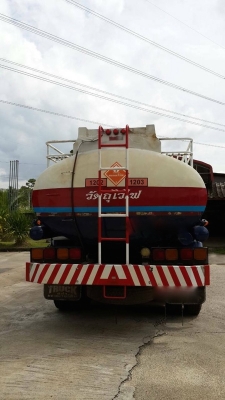 รถอีซูซุ 10 ล้อ บรรทุกน้ำมัน  175 แรงม้า. ปี 35  สนใจติดต่อ 081 - 6079515