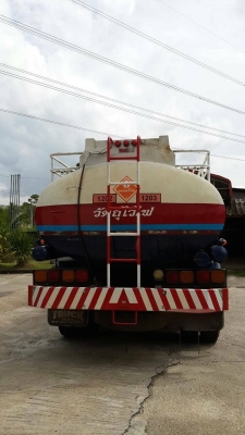 รถอีซูซุ 10 ล้อ บรรทุกน้ำมัน  175 แรงม้า. ปี 35  สนใจติดต่อ 081 - 6079515