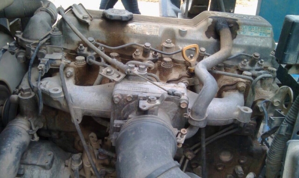 รถ TOYOTA  6 ล้อดั้ม  115 แรงม้า. ปี 36  สนใจติดต่อ 081 - 6079515