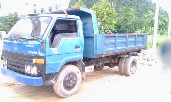 รถ TOYOTA  6 ล้อดั้ม  115 แรงม้า. ปี 36  สนใจติดต่อ 081 - 6079515