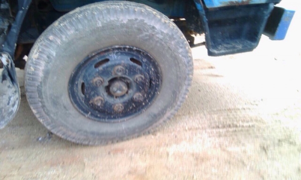 รถ TOYOTA  6 ล้อดั้ม  115 แรงม้า. ปี 36  สนใจติดต่อ 081 - 6079515