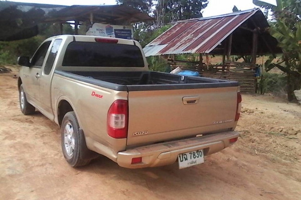 **265,000 บ.ต่อรอง**ขายกระบะแค็ป ISUZU D MAX 2.5 SLX ปี46/03 เครื่องเดิม เกียร์เดิม เครื่องดี แน่นดี แรงดี ไม่อืด เกียร์ดีไม่มีหอน ช่วงล่างหนึบ คัสซีสวยเดิม ไม่ปะไม่ดาม ไม่มีผุ กระบะดี สวย มีพื้นปูกระบะ ภายในเก๋งสวย คอนโซลเต็ม พ.พาวเวอร์ ก.ไฟฟ้า แอร์เย็น