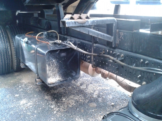 ขายรถบรรทุก6ล้อดั้ม NPR150 ( ด่วนๆเจ้าของลดราคาเหลือ 800,000 )