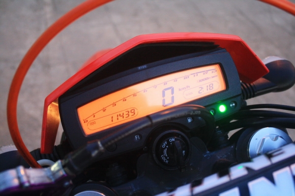 __KLX 250 ปี 2012 สีแดง ฿118,000__