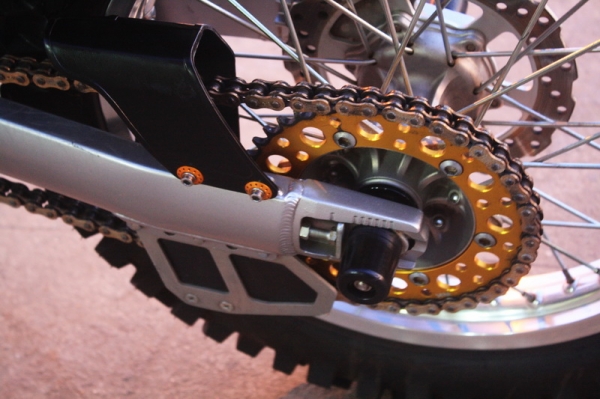 __KLX 250 ปี 2012 สีแดง ฿118,000__