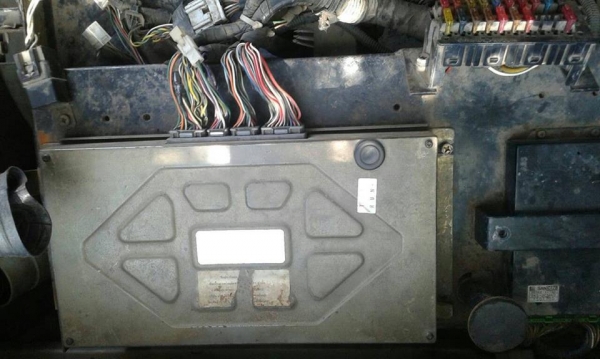 ***ขายแล้วครับขอบคุณ Truck2hand ขายแบคโฮ KOBELCO MARK V(5) Super SK100 เครื่องเดิม ปั้มเดิม ไฟฟ้าครบ แอร์เย็น เครื่องดี แน่นดี แรงดี ปั้มดีแรง ทำงานดี เร็วดี คล่องตัว บูมอาร์มดี ไม่ปะไม่ดาม บุ้งกี๋ไม่ผุ เอวดี แน่นดี ช่วงล่าง70\% แทร็กดี ครบ โซ่ดี เฟรมหนา โ