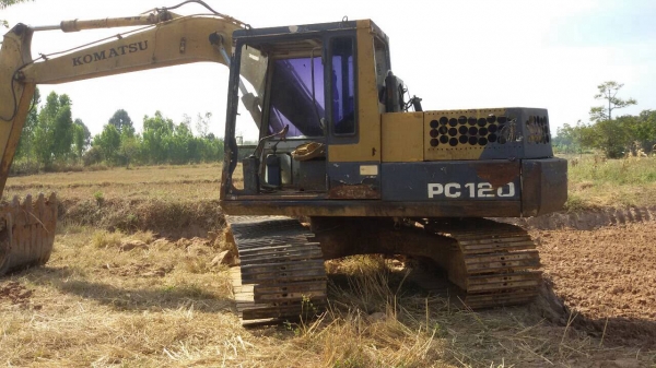 ขาย แบคโคร  PC-100-3สภาพพร้อมใช้งาน  355.000บาท