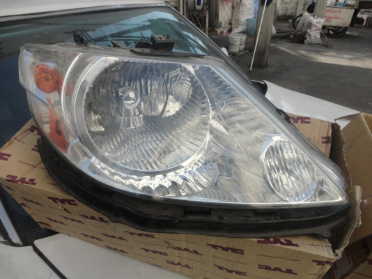 ขายไฟหน้าฮอนดัา รุนแมงสาบ (ซิตี้)