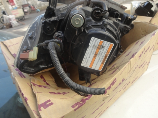 ขายไฟหน้าฮอนดัา รุนแมงสาบ (ซิตี้)