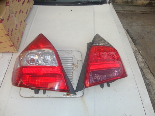 ขายไฟท้ายฮอนด้าแจ๊ส แลกระจกมองข้าง